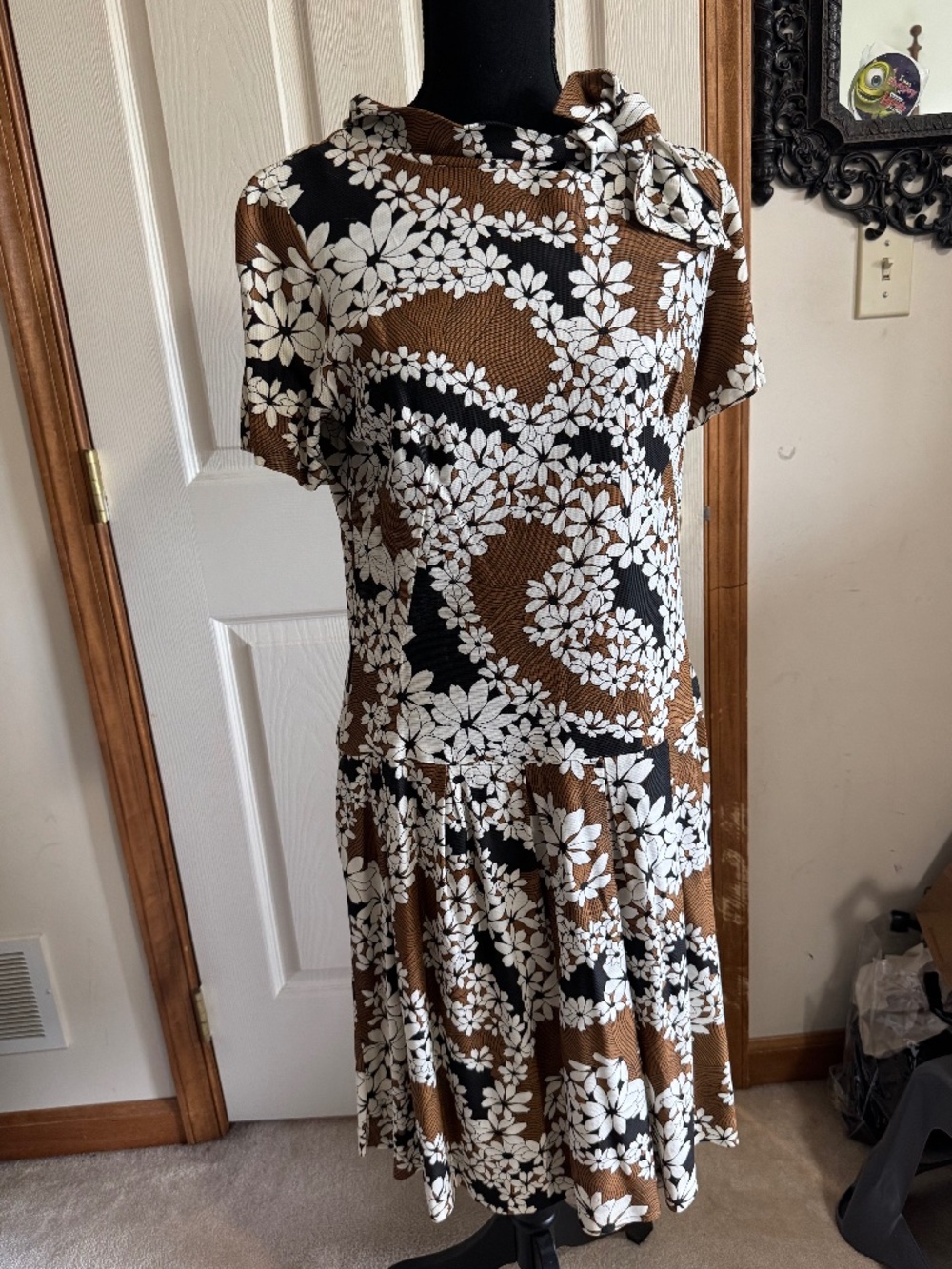 Vintage Women’s Dress 1950’s stretch drop waist great condition